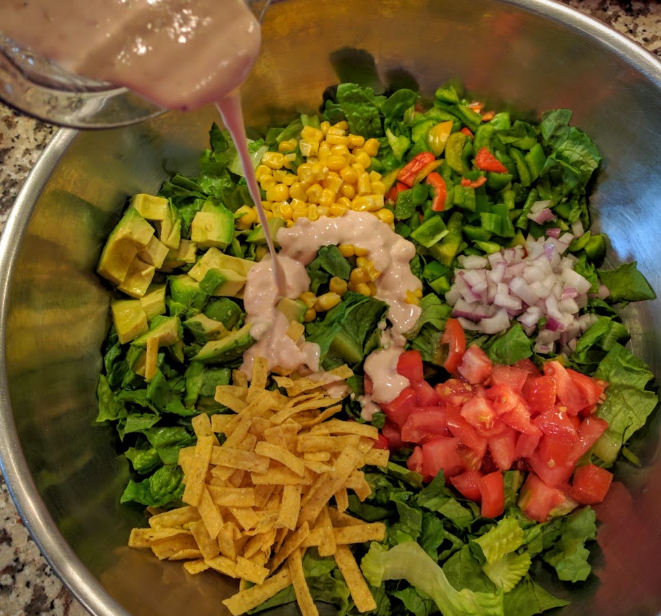 Fajita Chicken Chopped Salad | thegreengiraffeeats.com